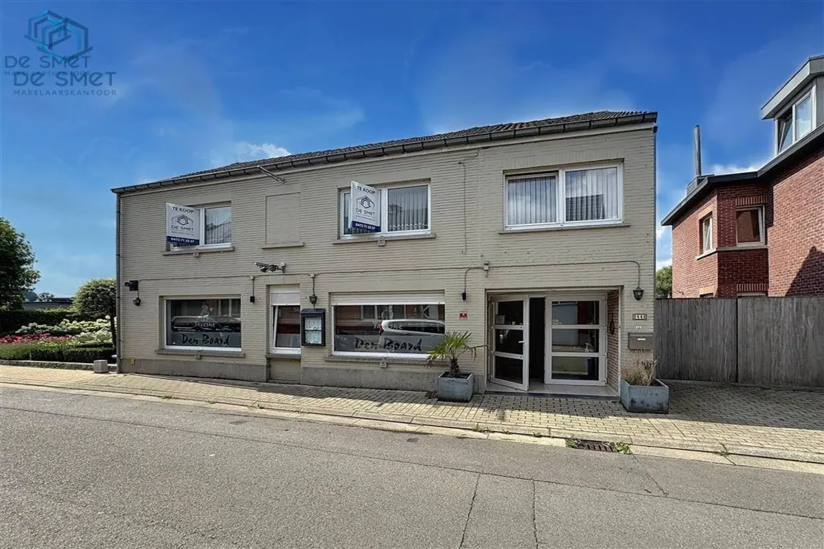 Mixgebouw te  koop in Voorde 9400 375000.00€ 3 slaapkamers 578.00m² - Zoekertje 606818