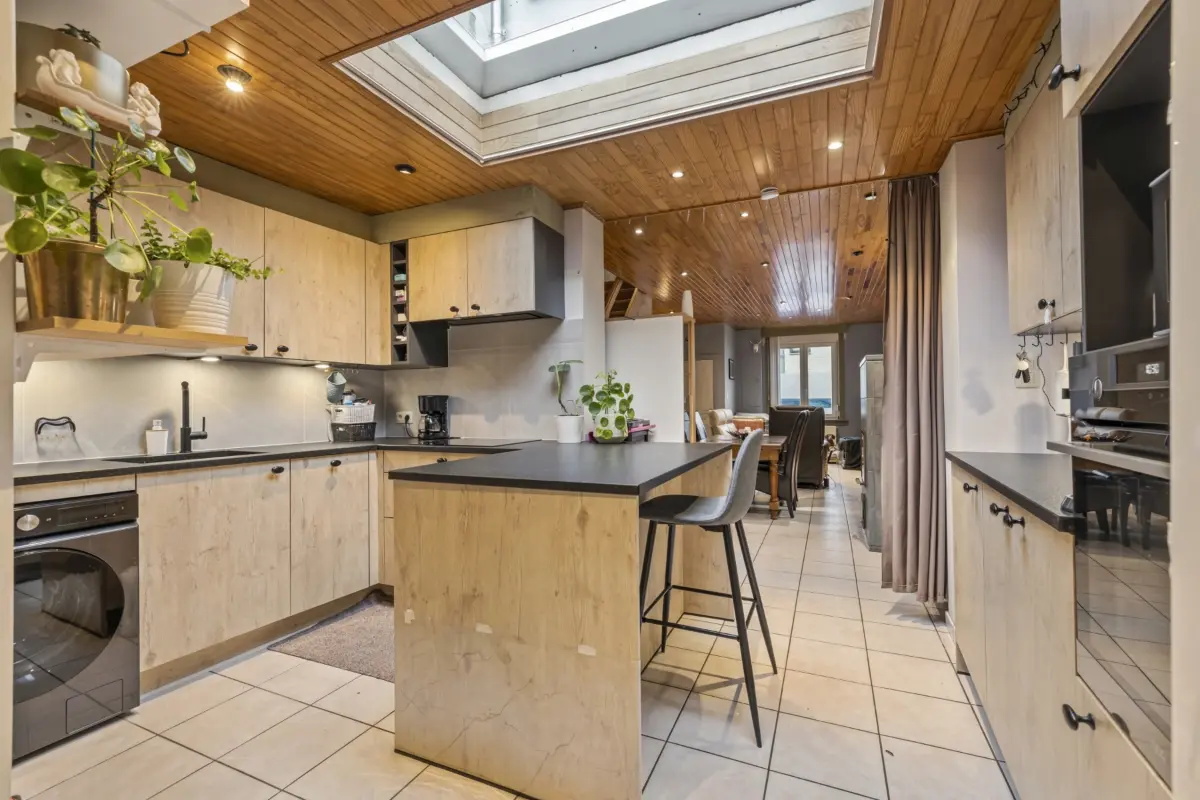 Huis te  koop in Merelbeke 9820 345000.00€ 3 slaapkamers 131.00m² - Zoekertje 607368