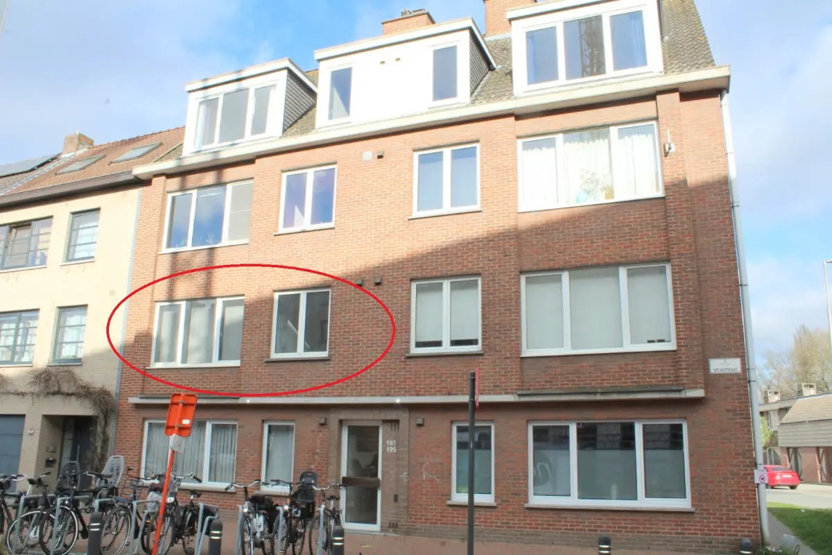 Appartement te  huur in Sint-Amandsberg 9040 875.00€ 2 slaapkamers 78.00m² - Zoekertje 607945