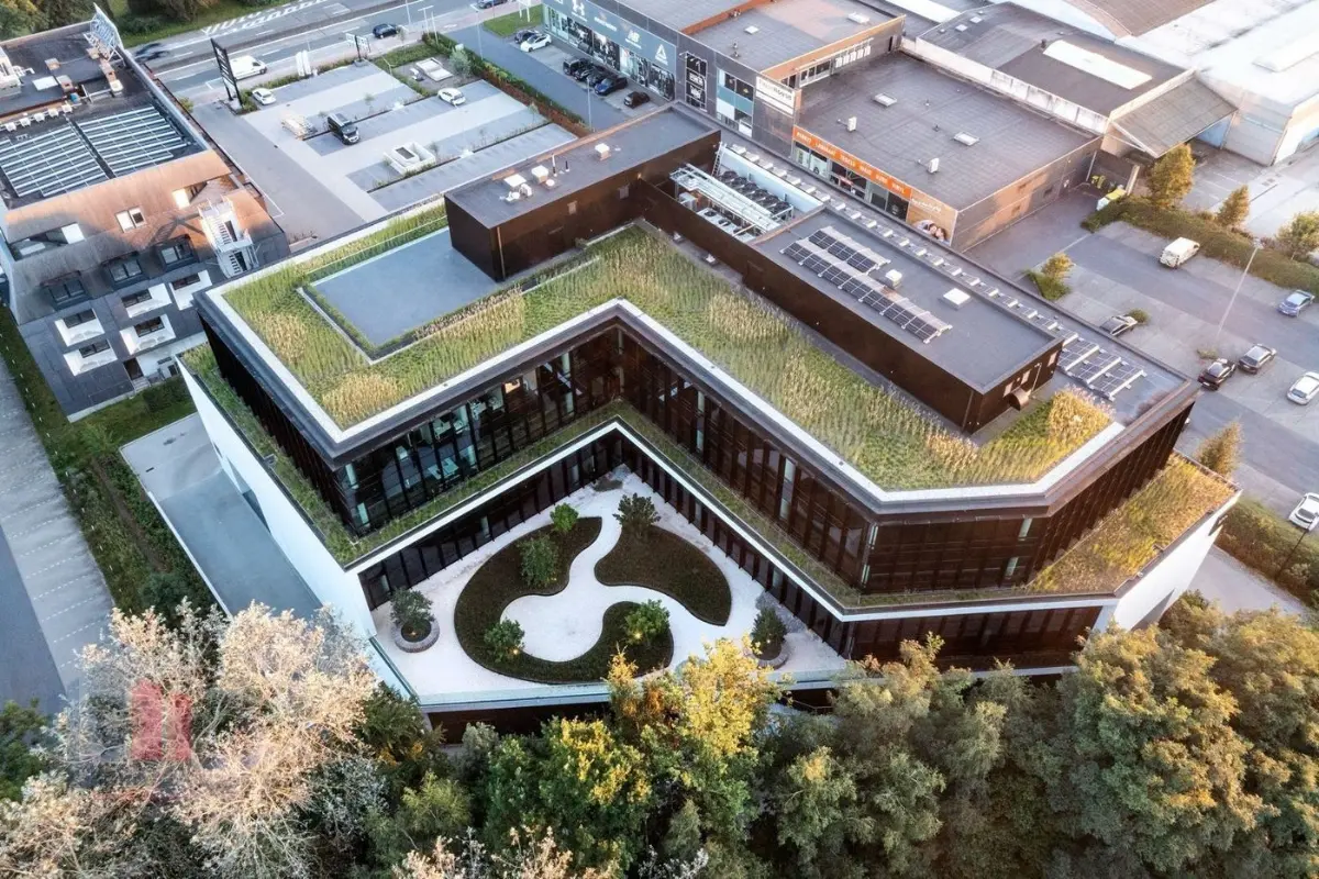 Handelszaak te  huur in Sint-Denijs-Westrem 9051 13358.00€  slaapkamers 916.00m² - Zoekertje 608848