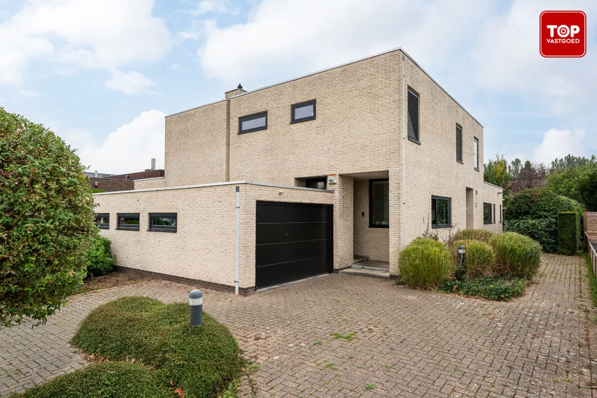 Huis te  koop in Drongen 9031 749000.00€ 5 slaapkamers 345.00m² - Zoekertje 609017