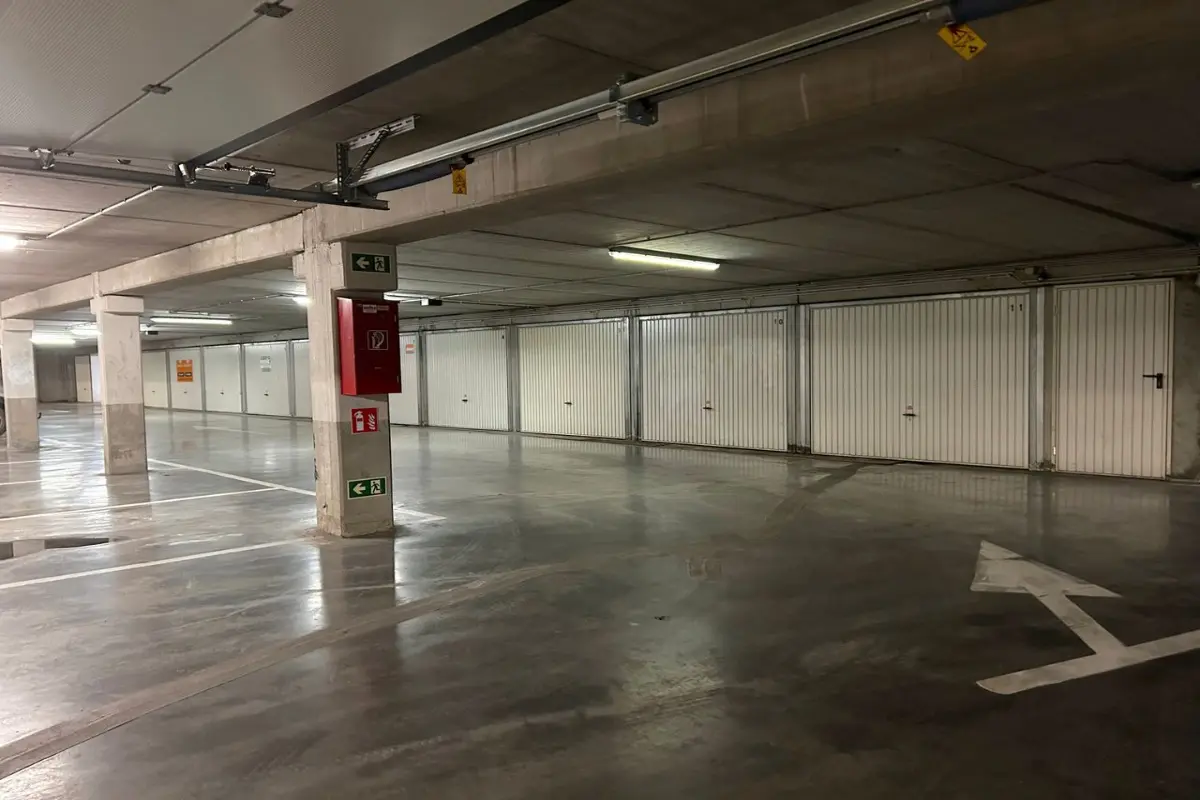 Parking & garage te  koop in Aalst 9300 25000.00€  slaapkamers m² - Zoekertje 609202