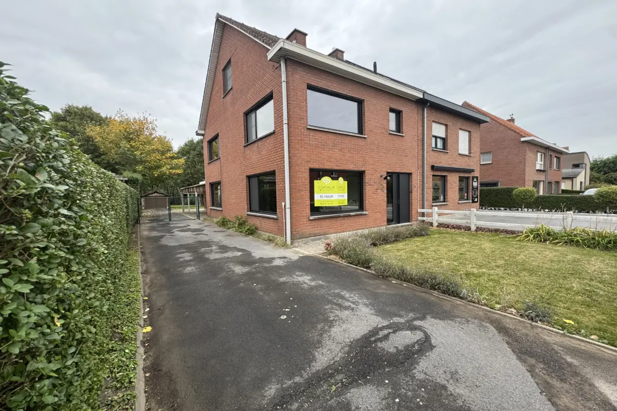 Huis te  huur in Hansbeke 9850 1100.00€ 3 slaapkamers 166.00m² - Zoekertje 611381
