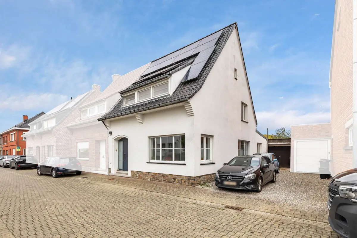Huis te  koop in Nieuwerkerken 9320 389000.00€ 3 slaapkamers 140.00m² - Zoekertje 610984
