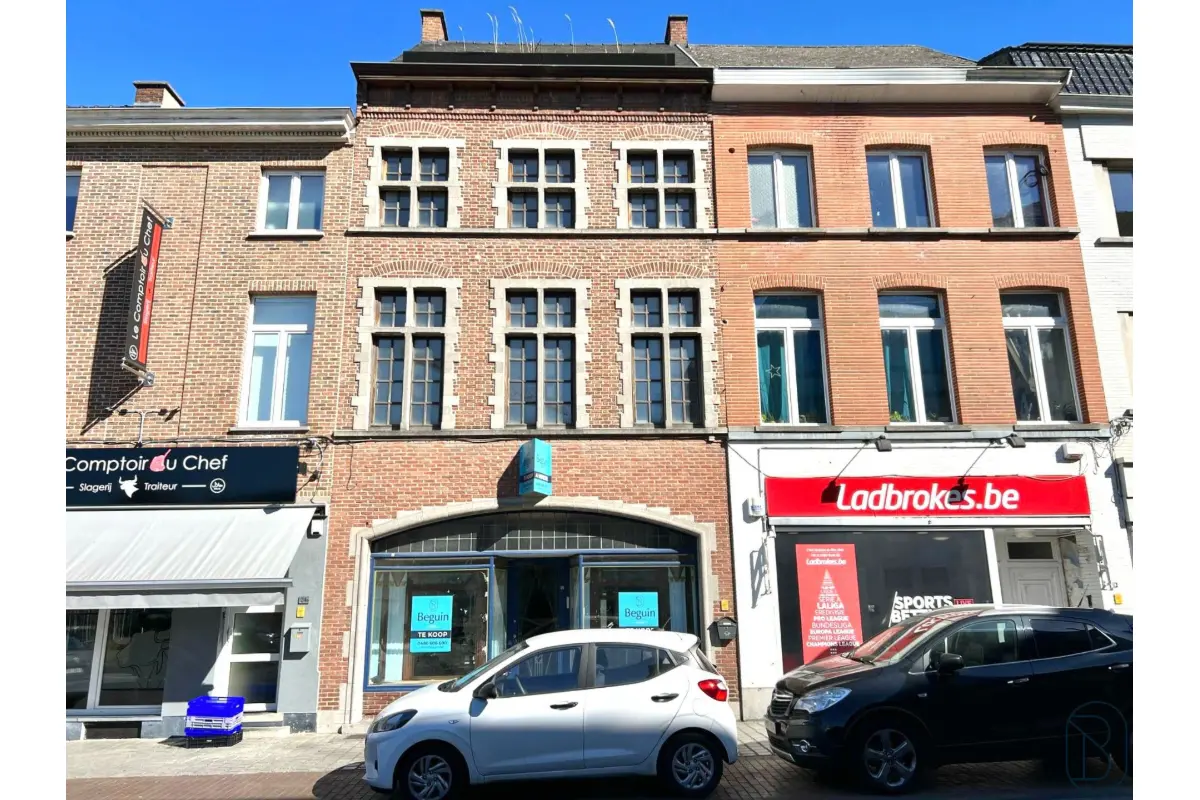 Mixgebouw te  koop in Ronse 9600 245000.00€ 4 slaapkamers 309.00m² - Zoekertje 611722