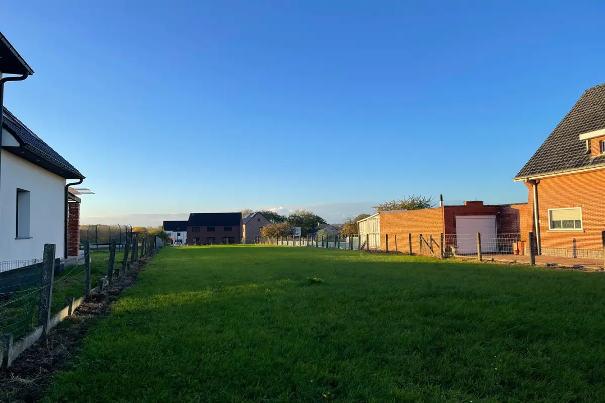 Bouwgrond te  koop in Moerbeke 9500 195000.00€  slaapkamers m² - Zoekertje 612068