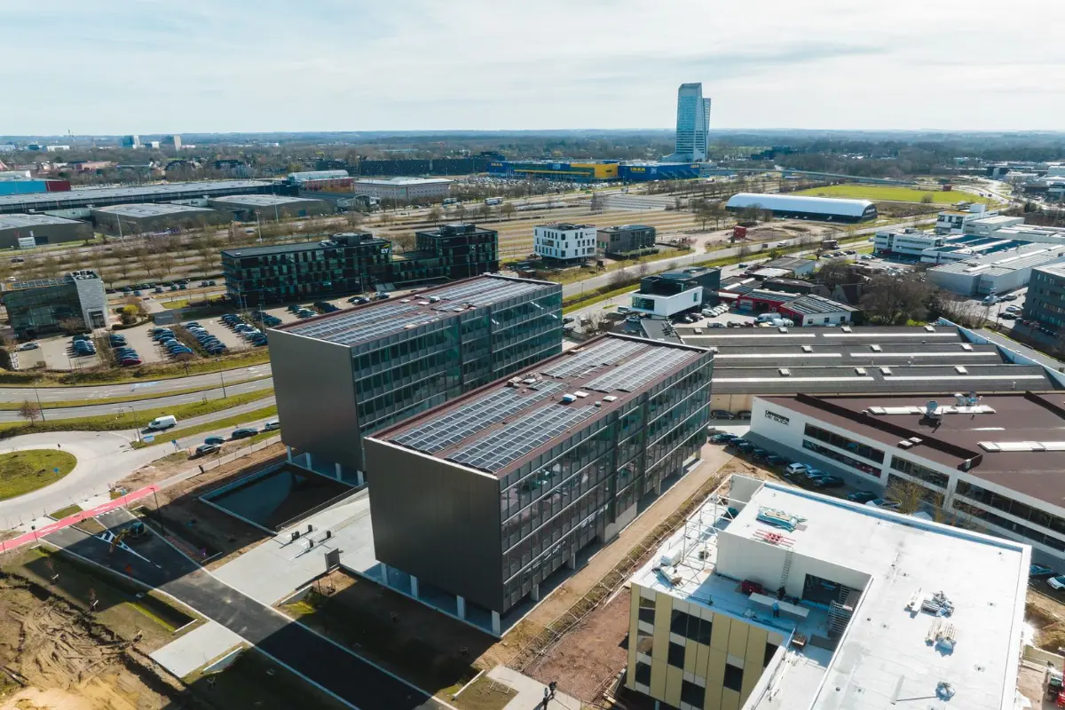 Handelszaak te  huur in Sint-Denijs-Westrem 9051 18750.00€  slaapkamers 1500.00m² - Zoekertje 613428