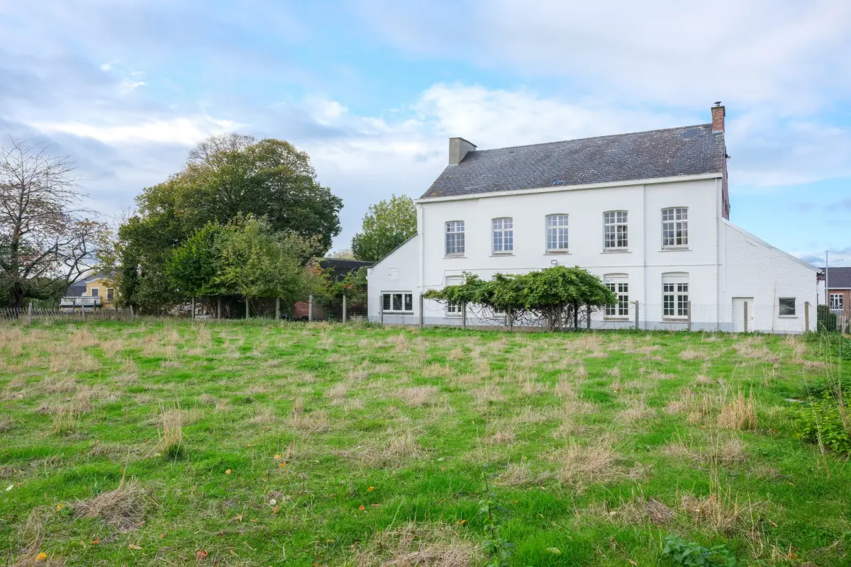 Huis te  koop in Erondegem 9420 450000.00€ 5 slaapkamers 352.00m² - Zoekertje 613640