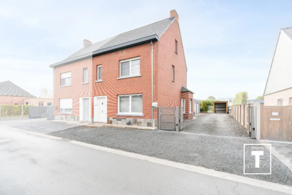 Huis te  koop in Bavegem 9520 349000.00€ 3 slaapkamers 222.00m² - Zoekertje 613441