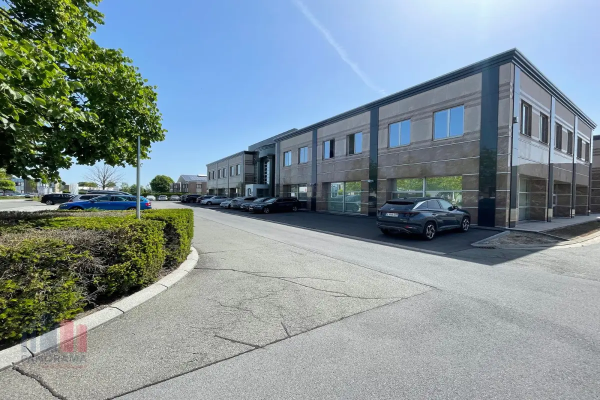 Handelszaak te huur in Deinze 9800 3227.00€ slaapkamers 704.00m² - Zoekertje 615162