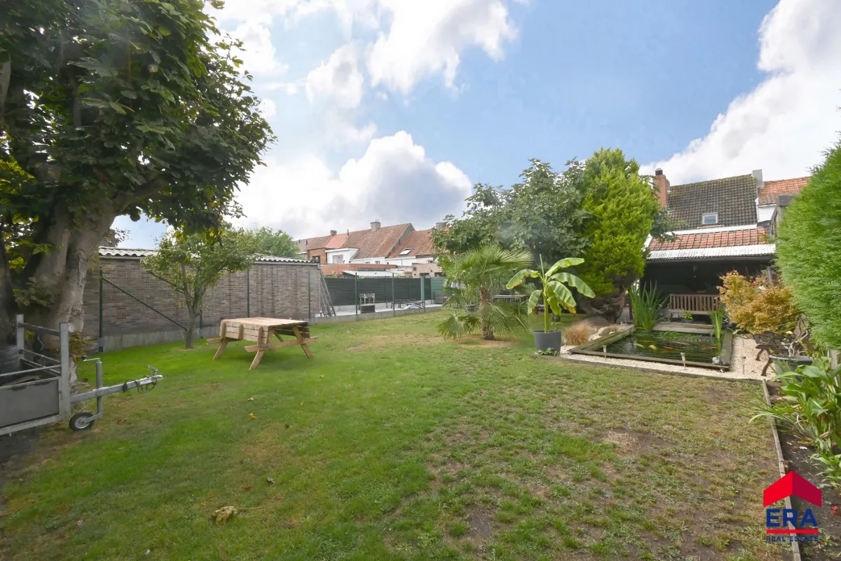 Huis te  koop in Eeklo 9900 289000.00€ 3 slaapkamers 177.00m² - Zoekertje 615754