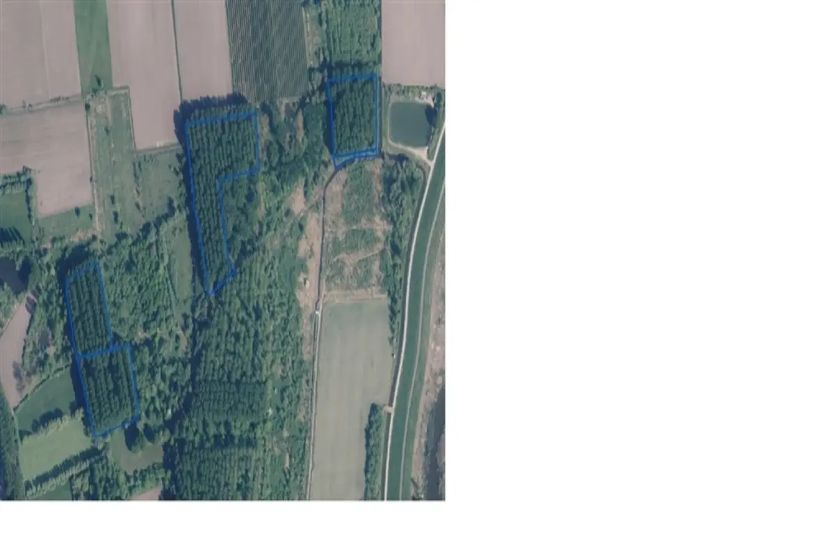 Grond te  koop in Hamme 9220 220000.00€  slaapkamers m² - Zoekertje 615594