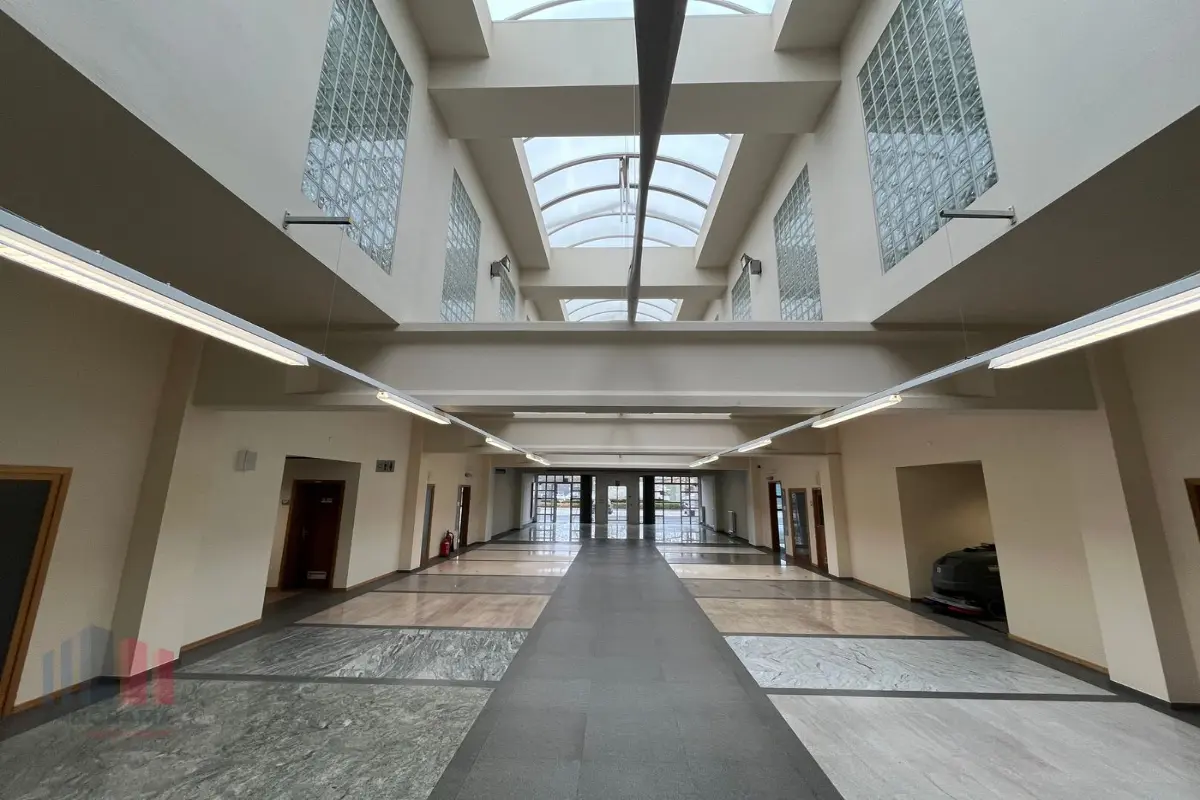 Handelszaak te huur in Deinze 9800 3227.00€ slaapkamers 704.00m² - Zoekertje 616069