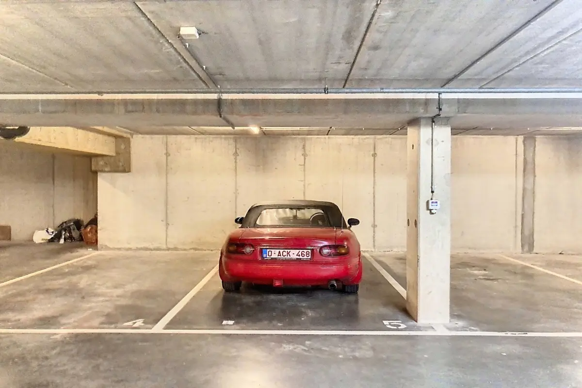 Parking te  huur in Gent 9000 85.00€  slaapkamers m² - Zoekertje 616434