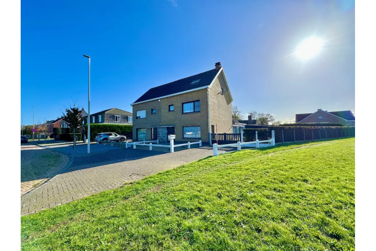 Huis te  koop in Ertvelde 9940 320000.00€ 3 slaapkamers 150.00m² - Zoekertje 616883