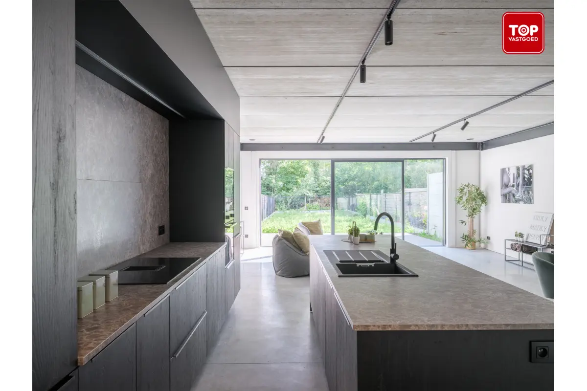 Huis te  koop in Sint-Lievens-Houtem 9520 449000.00€ 3 slaapkamers 217.00m² - Zoekertje 617087