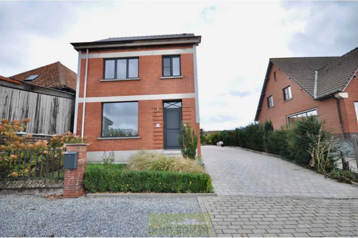 Huis te  in Kluisbergen 9690 950.00€ 3 slaapkamers 217.00m² - Zoekertje 617777