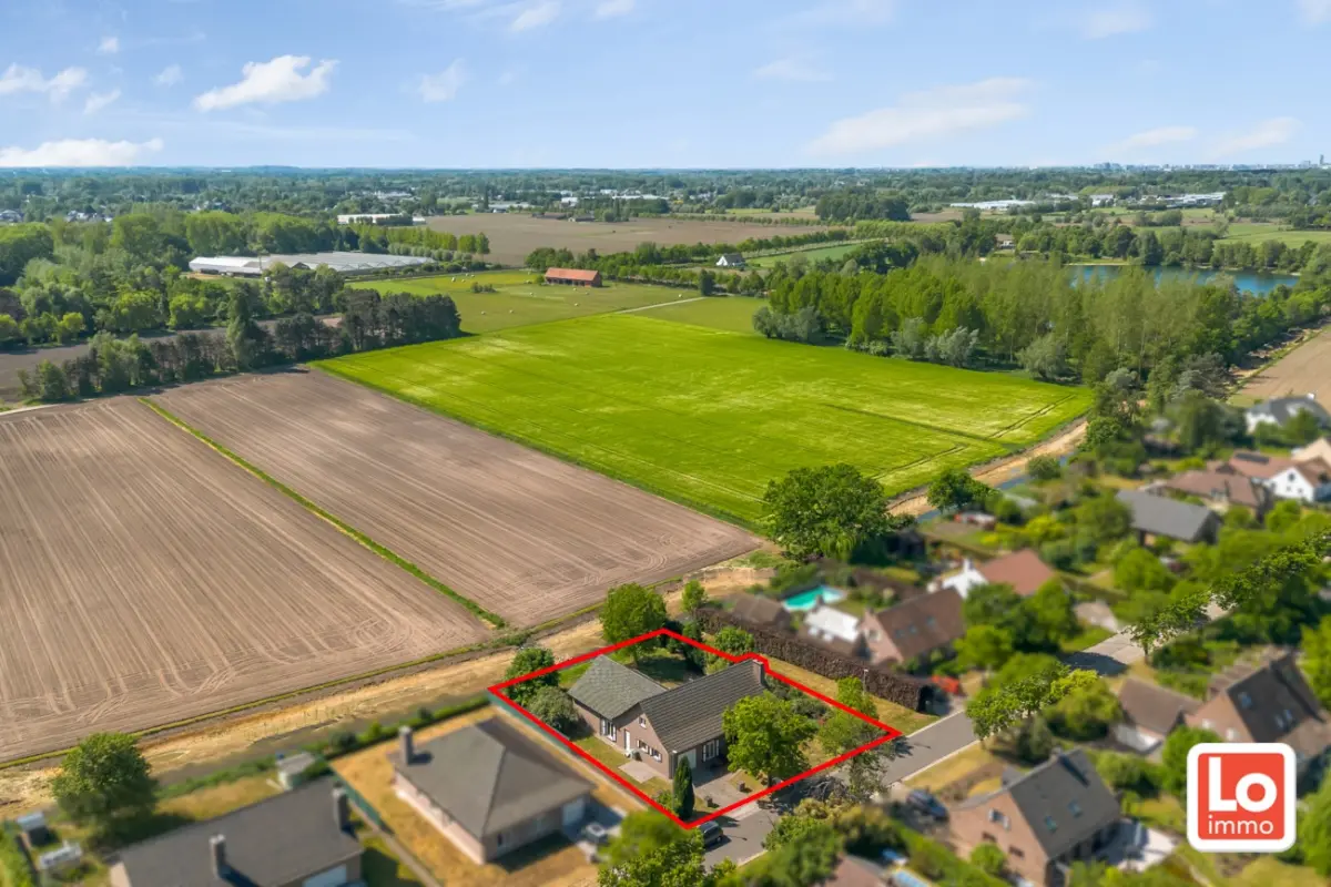 Huis te  koop in Lochristi 9080 549000.00€ 2 slaapkamers 325.00m² - Zoekertje 619470