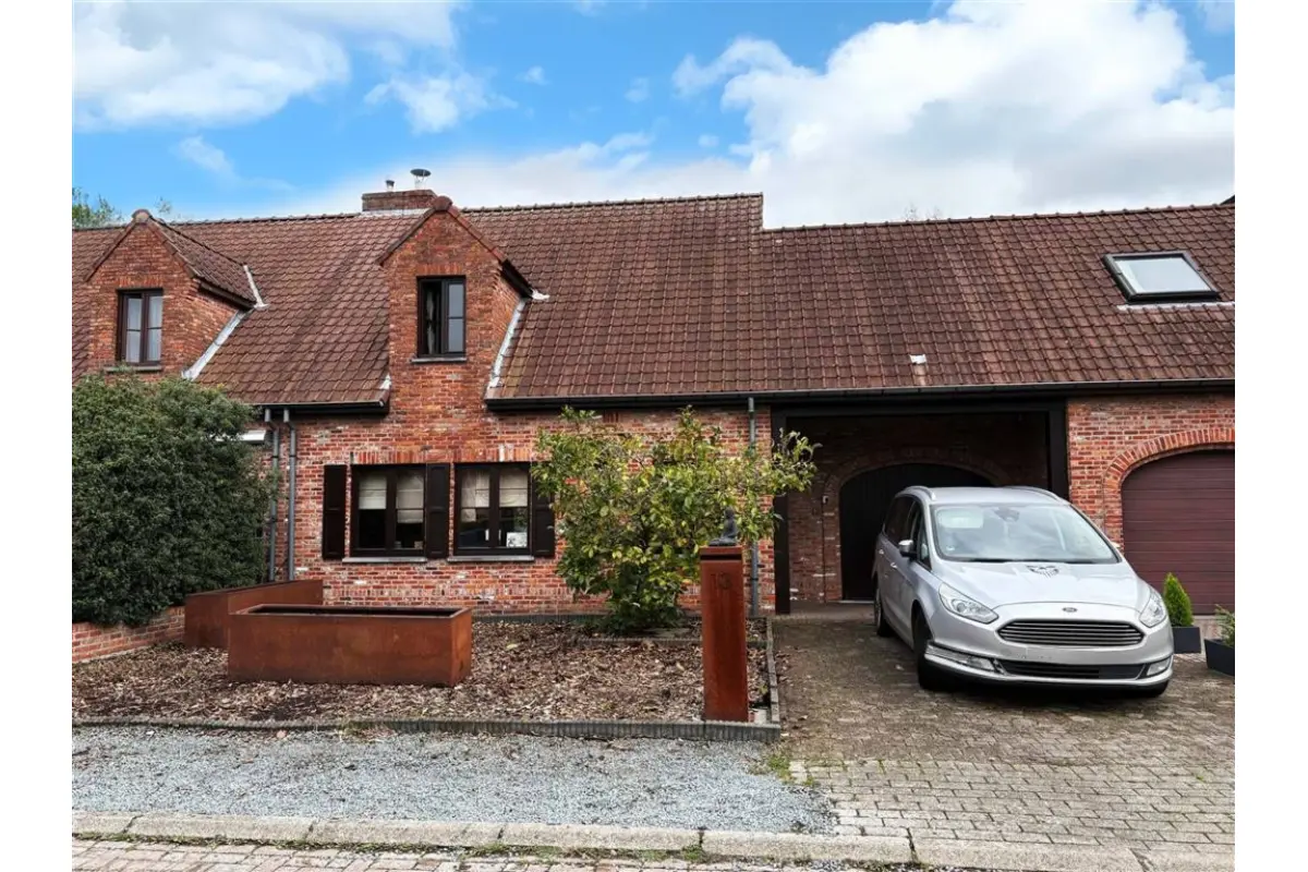 Huis te  koop in Stekene 9190 373000.00€ 3 slaapkamers m² - Zoekertje 621125