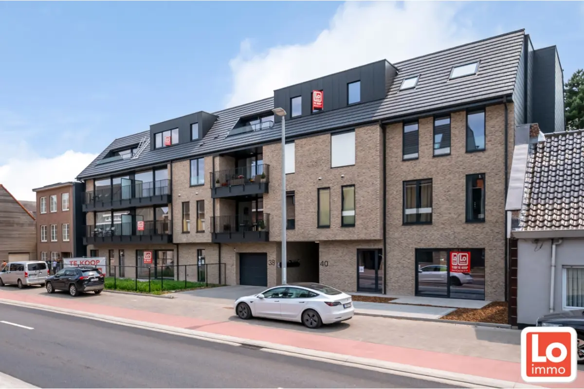 Handelszaak te  koop in Zeveneken 9080 411675.00€  slaapkamers 150.00m² - Zoekertje 620420