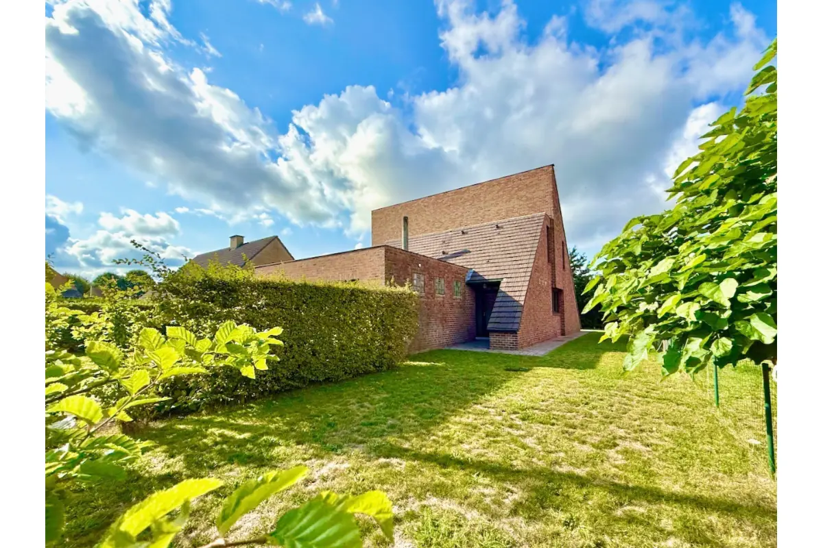 Huis te  koop in Ertvelde 9940 439000.00€ 3 slaapkamers 272.00m² - Zoekertje 620745