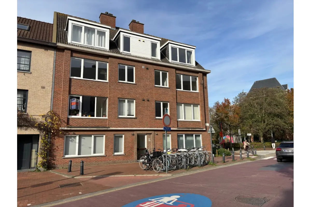 Appartement te  huur in Sint-Amandsberg 9040 885.00€ 2 slaapkamers 78.00m² - Zoekertje 621222