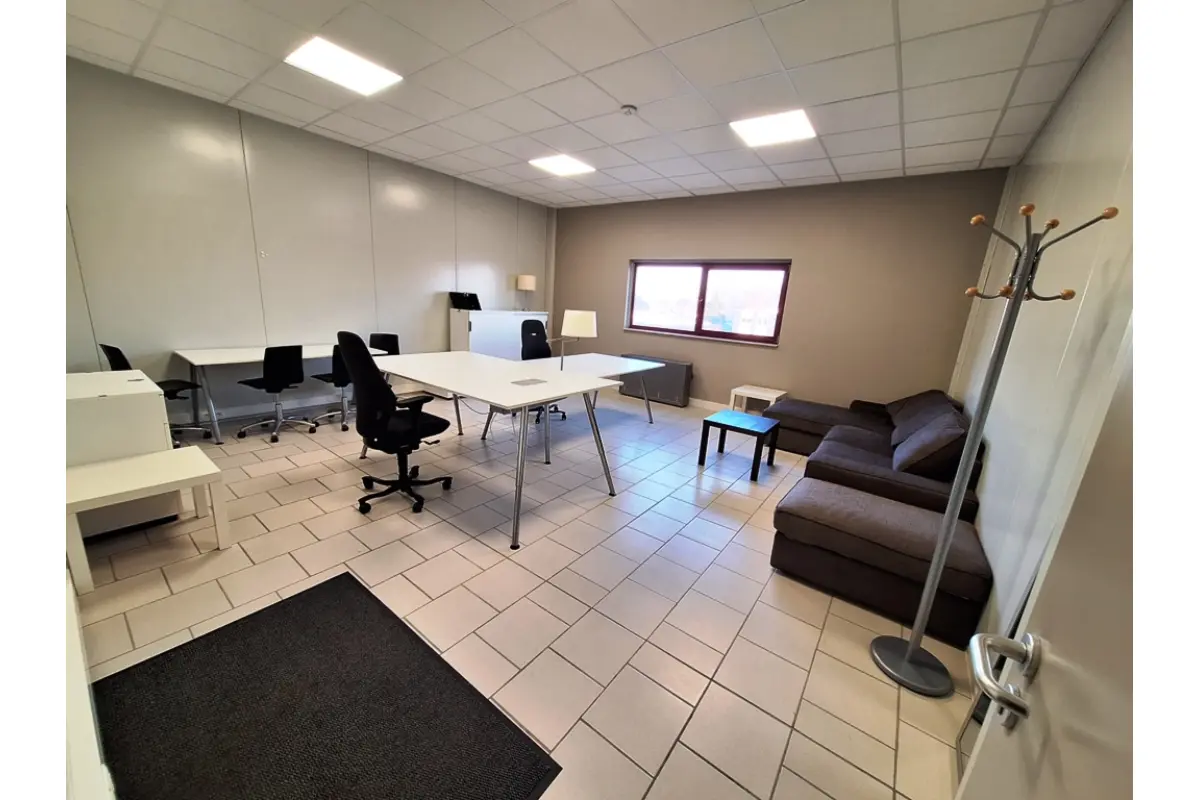 Handelszaak te  huur in Verrebroek 9130 400.00€  slaapkamers m² - Zoekertje 622113