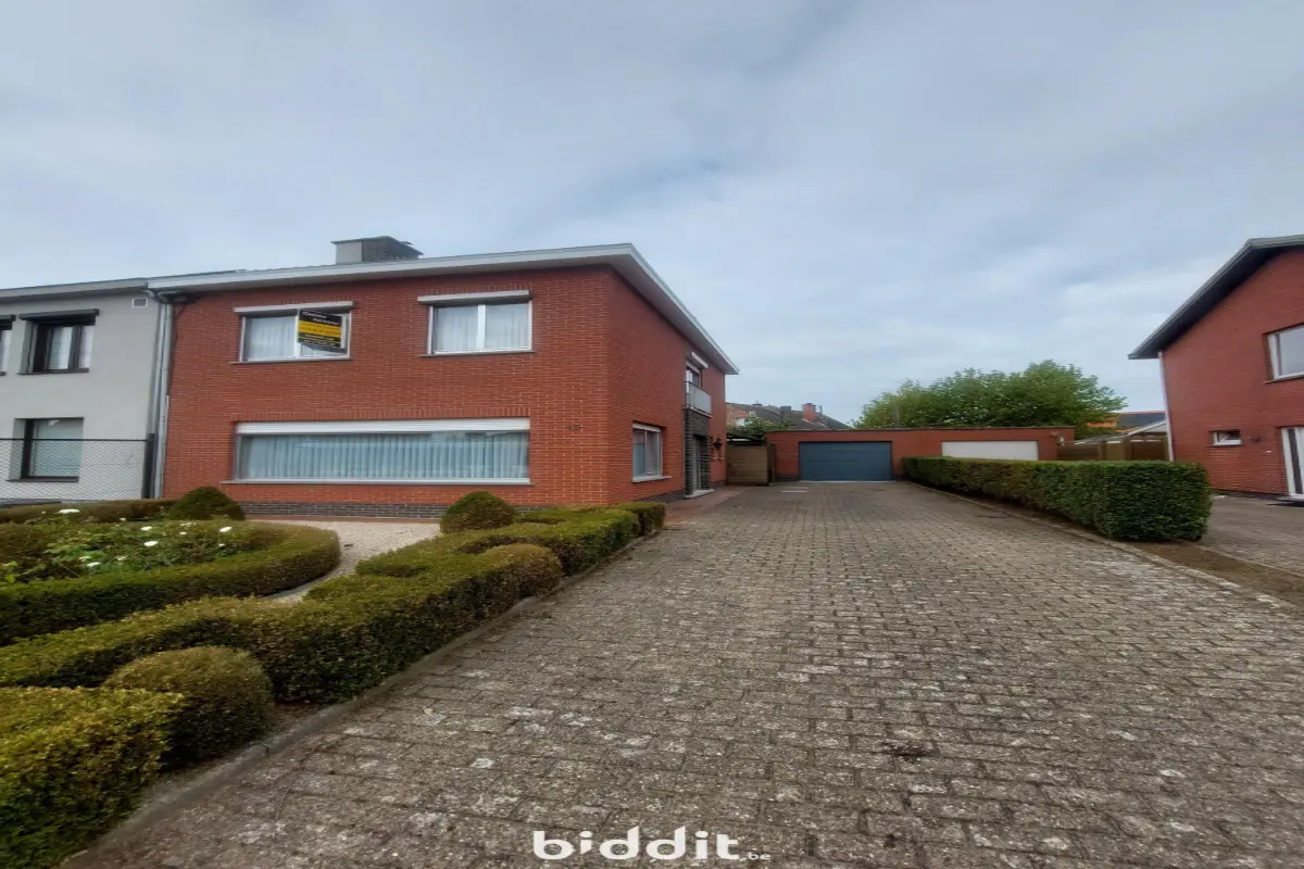 Huis te  koop in Nieuwkerken-Waas 9100 260000.00€ 3 slaapkamers m² - Zoekertje 622847