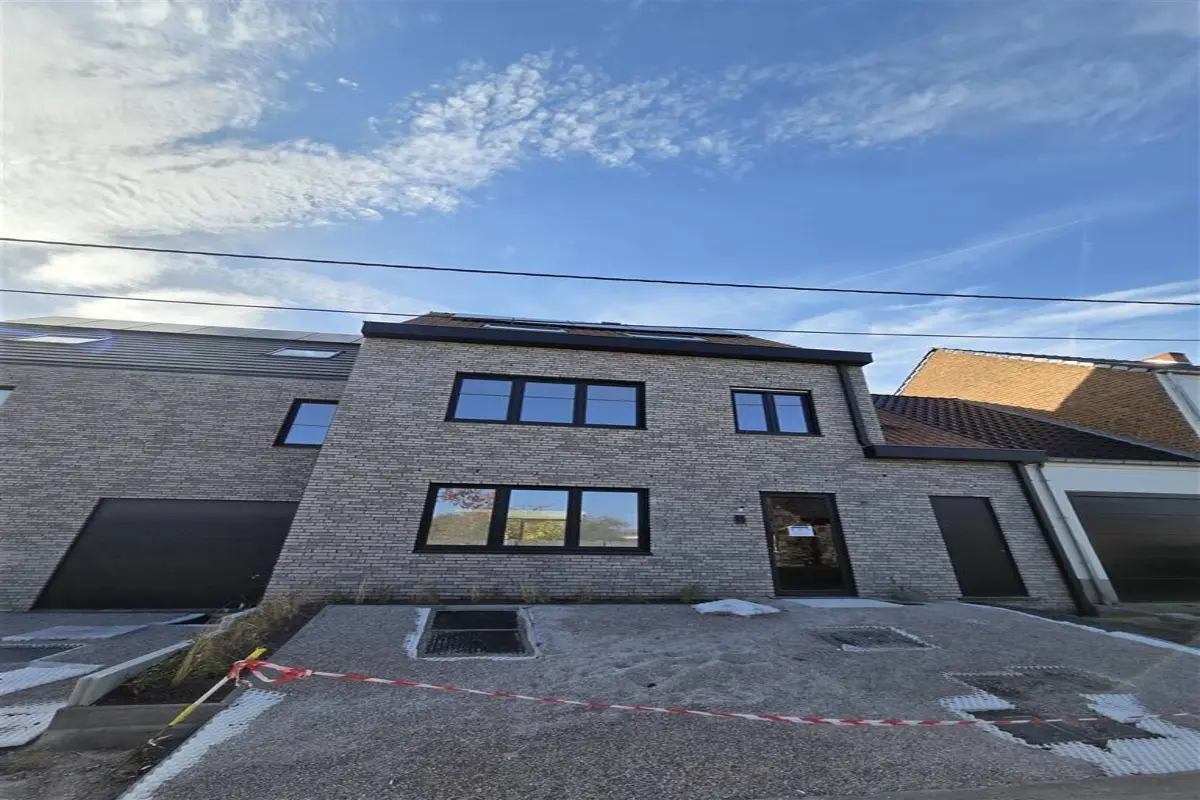 Huis te  huur in Ninove 9400 1750.00€ 4 slaapkamers 257.00m² - Zoekertje 623168