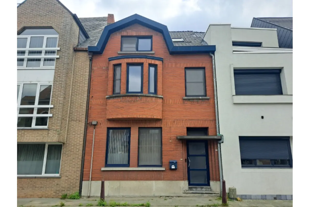 Huis te  koop in Erembodegem 9320 269000.00€ 4 slaapkamers 172.00m² - Zoekertje 623866