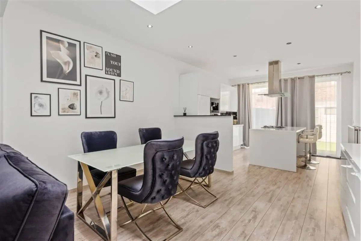 Huis te  koop in Sint-Niklaas 9100 310000.00€ 4 slaapkamers 123.00m² - Zoekertje 623952