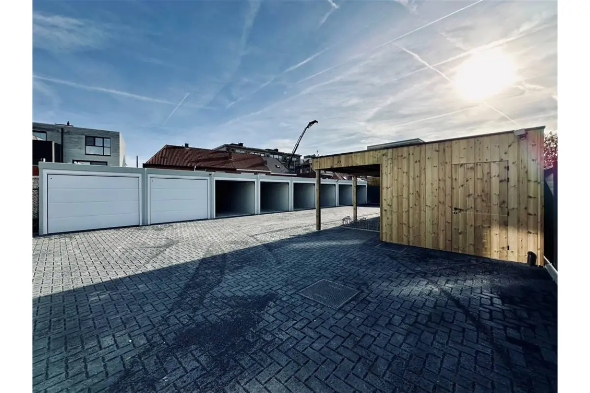 Parking & garage te  koop in Beveren-Waas 9120 30000.00€  slaapkamers m² - Zoekertje 624675