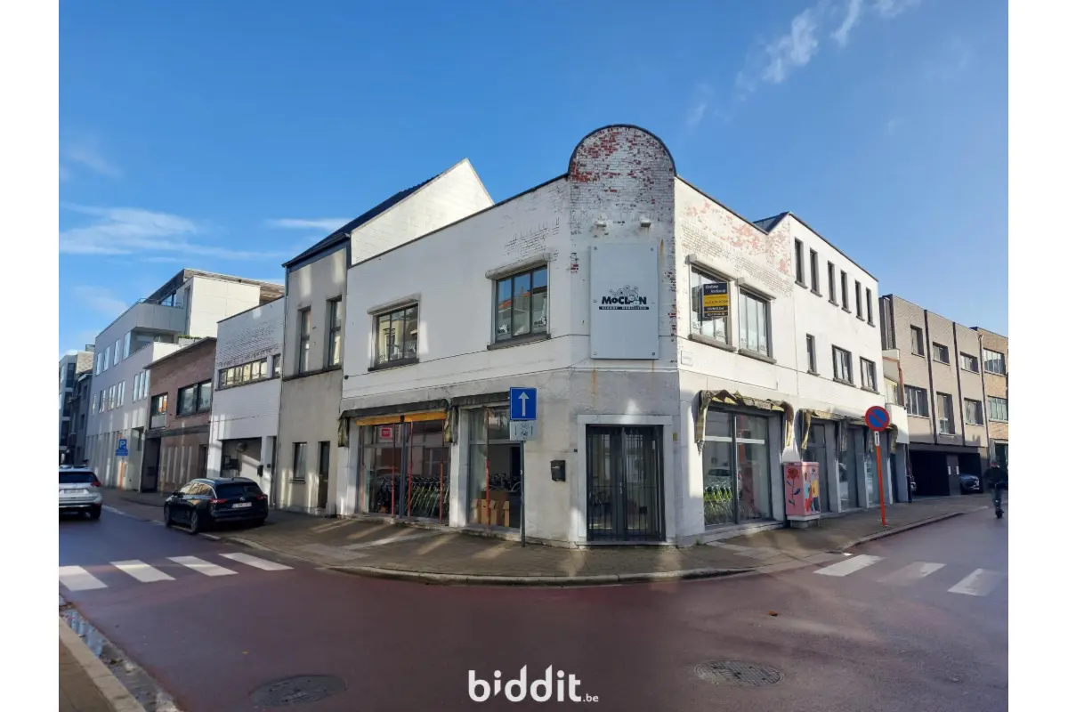 Handelszaak te  koop in Sint-Niklaas 9100 430000.00€  slaapkamers m² - Zoekertje 625579