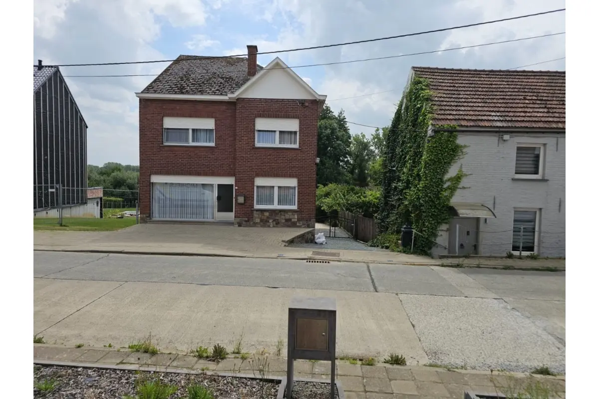 Huis te  koop in Waarbeke 9506 285000.00€ 4 slaapkamers m² - Zoekertje 625967
