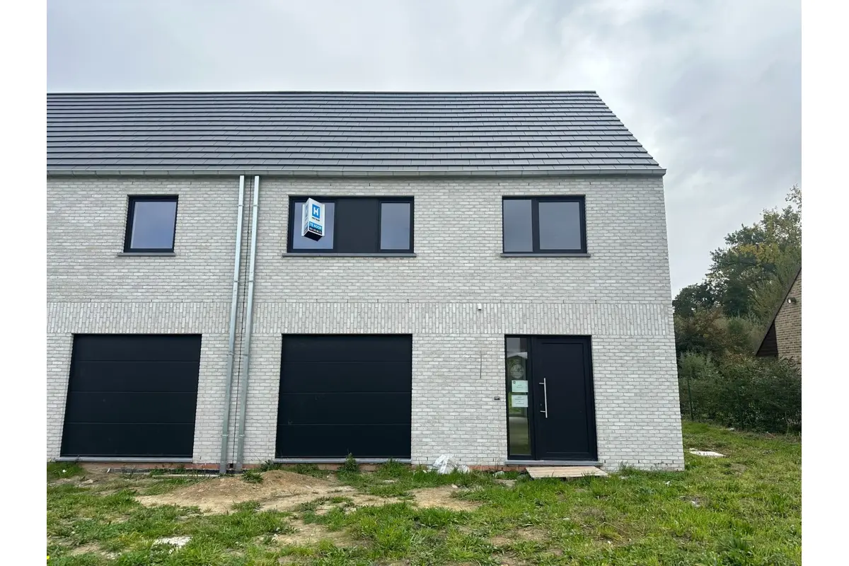 Huis te  koop in Merelbeke 9820 503069.00€ 3 slaapkamers 165.00m² - Zoekertje 654296