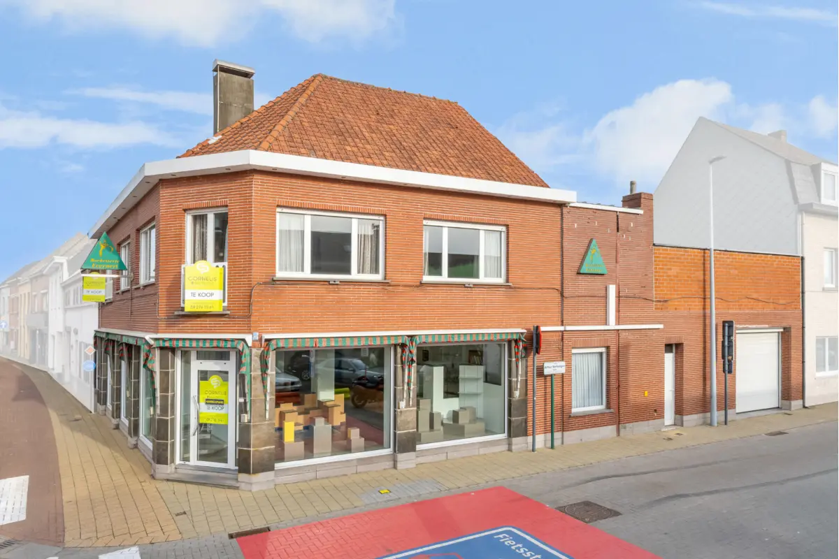 Handelszaak te  koop in Merelbeke 9820 598000.00€  slaapkamers 550.00m² - Zoekertje 626798