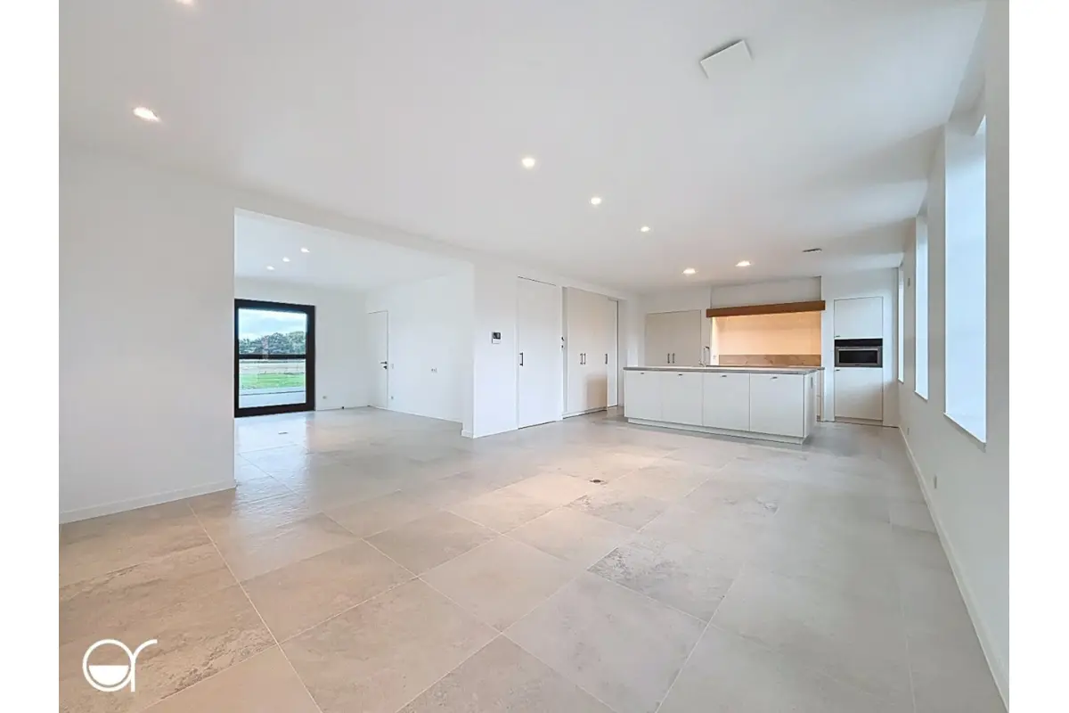 Bungalow te  in Nazareth 9810 2450.00€ 3 slaapkamers 288.00m² - Zoekertje 627647