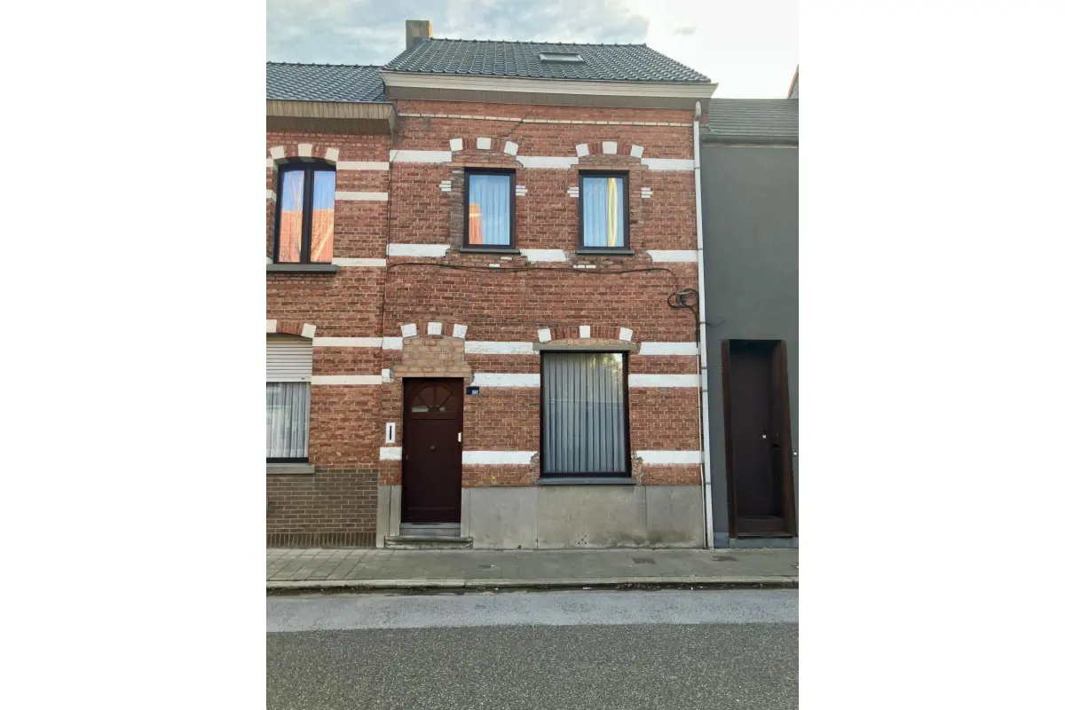 Huis te  koop in Sint-Niklaas 9100 475000.00€ 6 slaapkamers 200.00m² - Zoekertje 627933