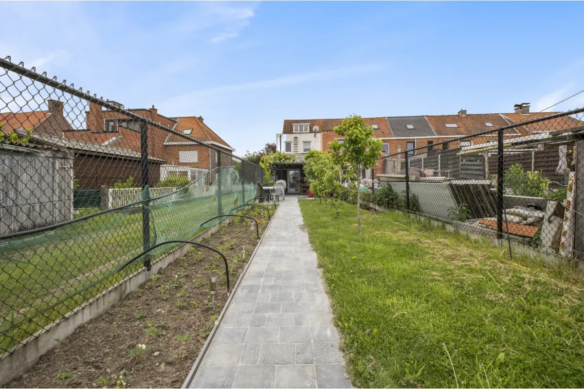 Huis te  koop in Sint-Niklaas 9100 325000.00€ 4 slaapkamers 162.00m² - Zoekertje 629040