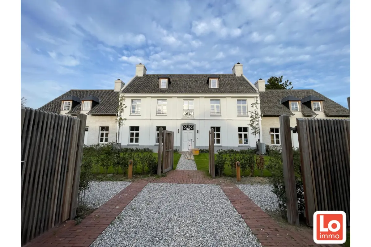 Huis te  huur in Lochristi 9080 2550.00€ 4 slaapkamers 246.00m² - Zoekertje 629661