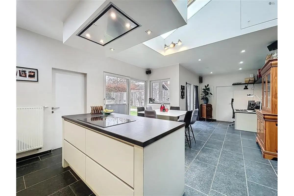 Huis te  koop in Waasmunster 9250 439000.00€ 3 slaapkamers 230.00m² - Zoekertje 645855