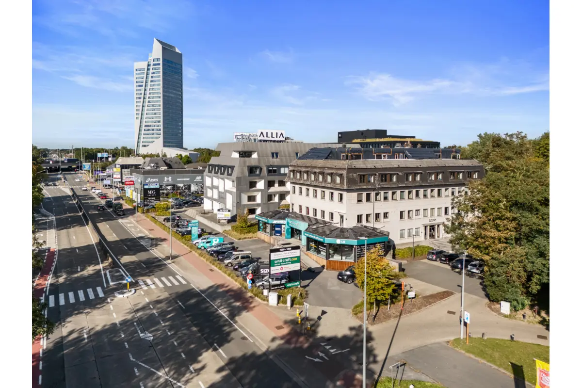 Handelszaak te  koop in Sint-Denijs-Westrem 9051 645000.00€  slaapkamers 418.00m² - Zoekertje 631188