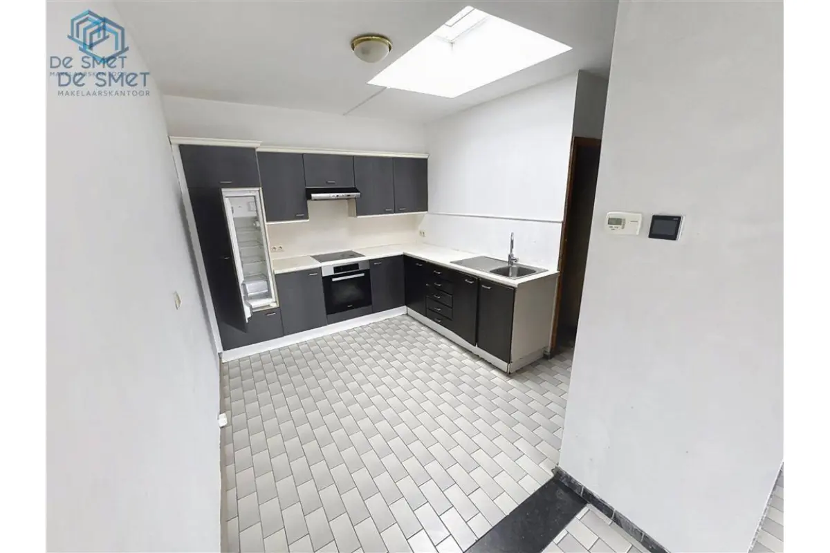 Appartement te  koop in Geraardsbergen 9500 145000.00€ 1 slaapkamers 170.00m² - Zoekertje 631280