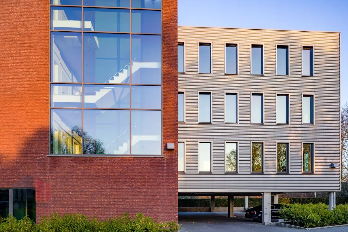 Handelszaak te  huur in Zele 9240 5000.00€  slaapkamers 634.00m² - Zoekertje 630668