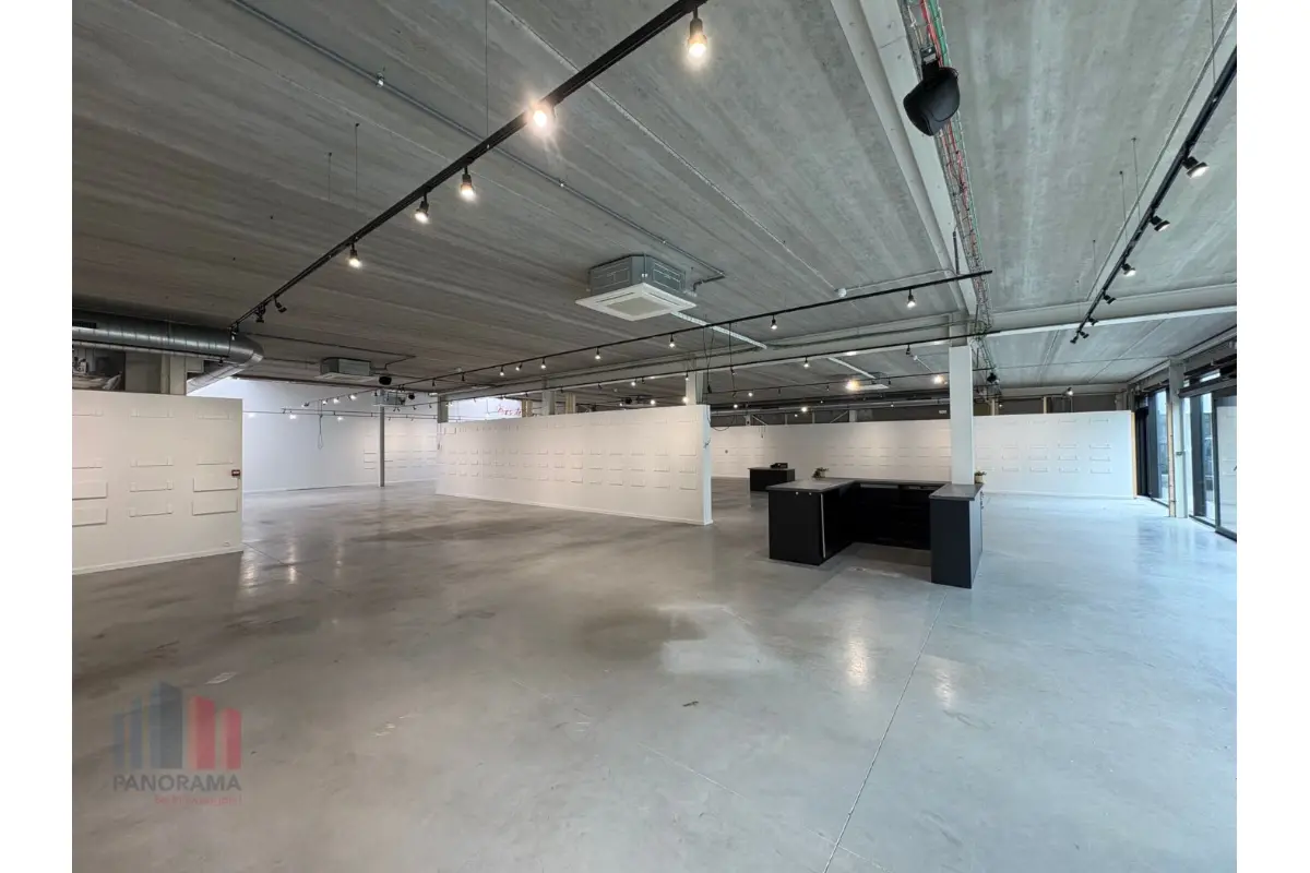 Handelszaak te  huur in Lochristi 9080 8800.00€  slaapkamers 768.00m² - Zoekertje 630682