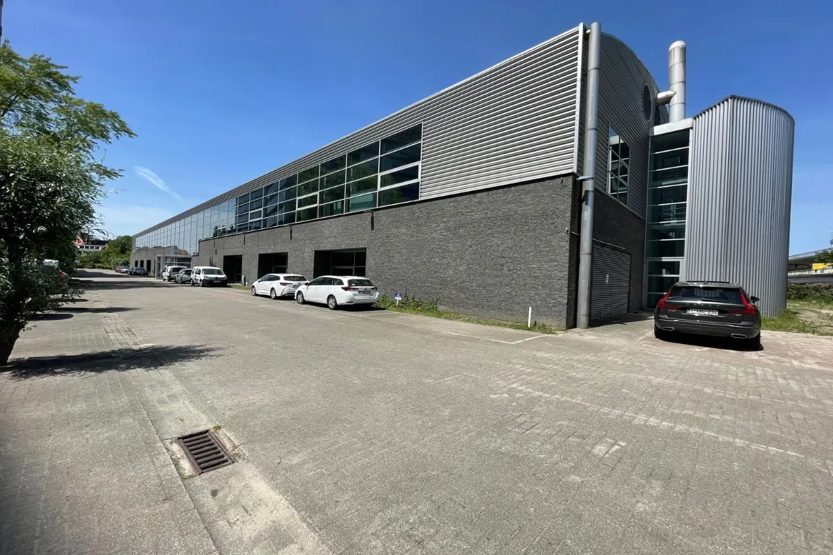 Handelszaak te  huur in Gentbrugge 9050 14493.00€  slaapkamers 1087.00m² - Zoekertje 631790