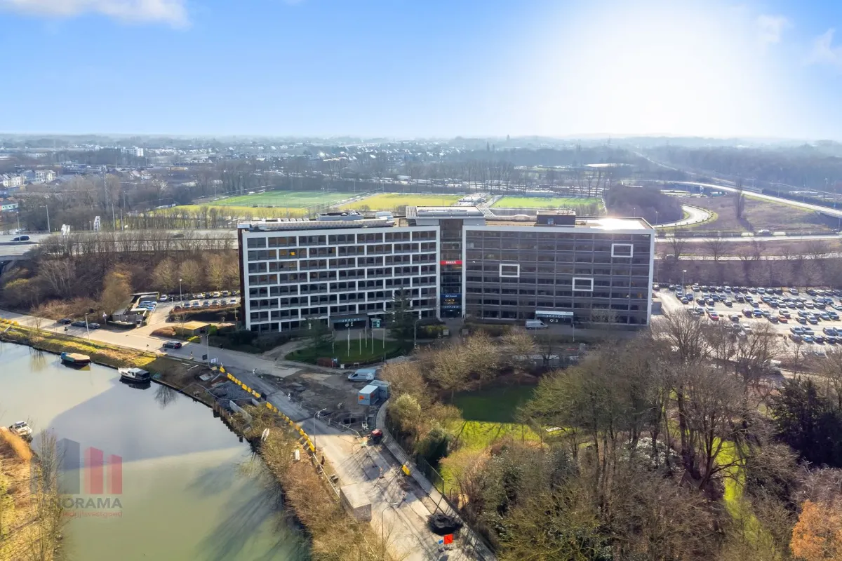 Handelszaak te  huur in Gent 9000 2500.00€  slaapkamers 40.00m² - Zoekertje 631785