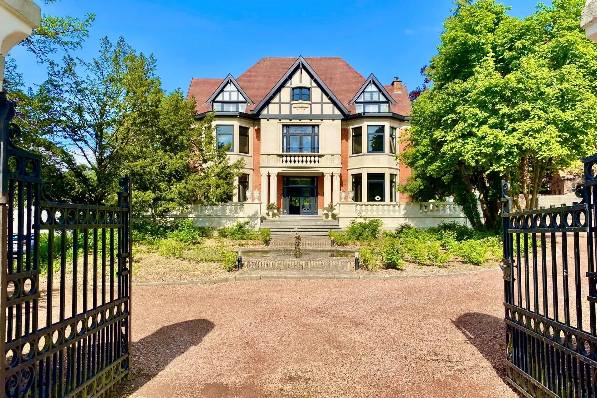 Huis te  koop in Ronse 9600 1295000.00€ 8 slaapkamers 550.00m² - Zoekertje 633560