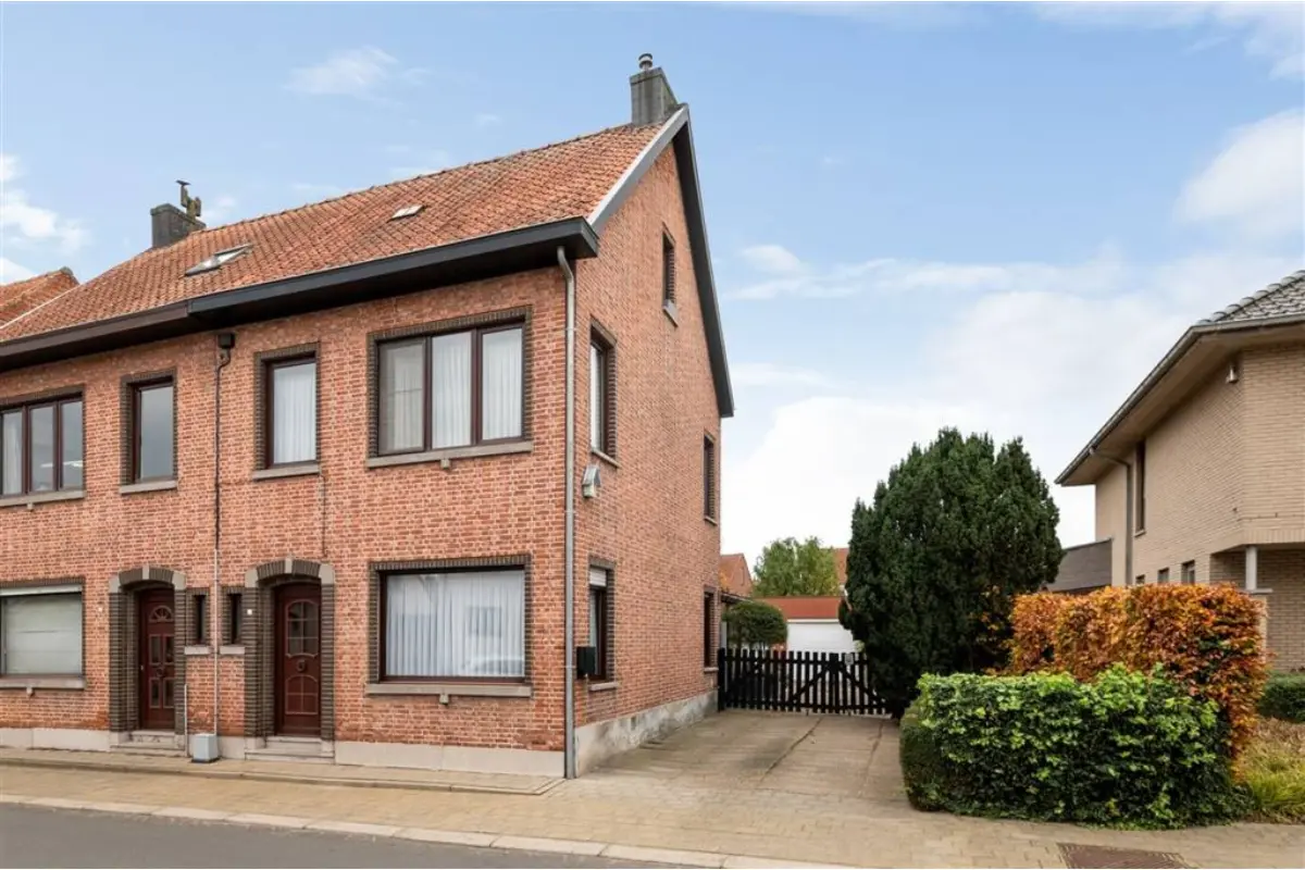 Huis te  koop in Nieuwkerken-Waas 9100 299000.00€ 3 slaapkamers 156.00m² - Zoekertje 633646