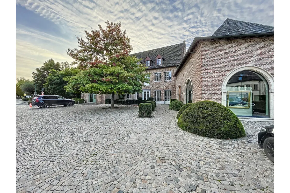 Handelszaak te  in Sint-Martens-Latem 9830 2450.00€  slaapkamers 180.00m² - Zoekertje 634369